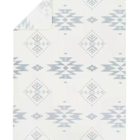 Pendleton throw blanket - Picture 2 of 5